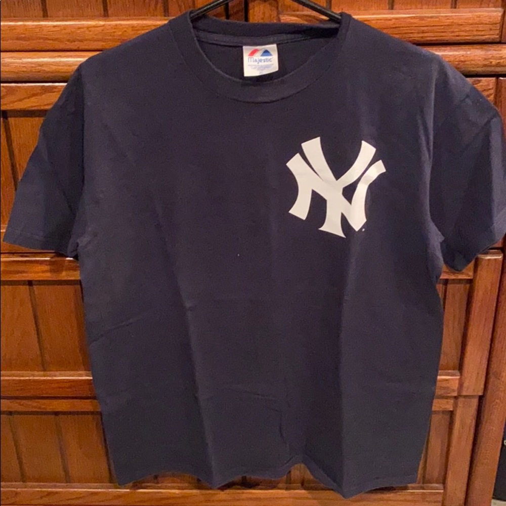 NY Yankees Adult Male T-Shirt (XL)